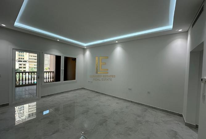 886841 - Property Image 2