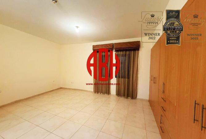 1004229 - Property Image 3