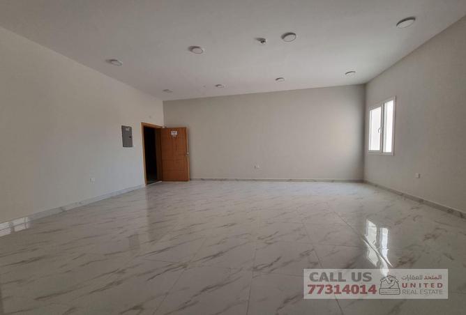 Apartment - 2 Bedrooms - 2 Bathrooms for rent in Al Kheesa - Al Kheesa - Umm Salal Mohammed