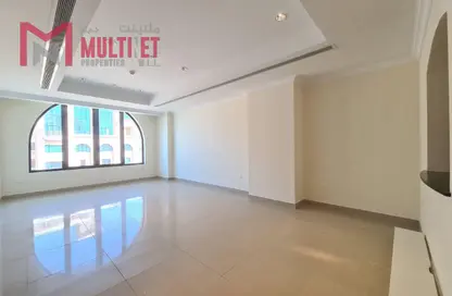 Apartment - 1 Bedroom - 2 Bathrooms for rent in East Porto Drive - Porto Arabia - The Pearl Island - Doha