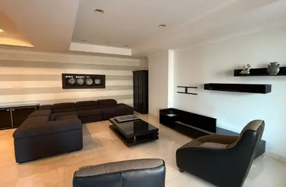 Apartment - 2 Bedrooms - 3 Bathrooms for rent in Tower 16 - Porto Arabia - The Pearl Island - Doha