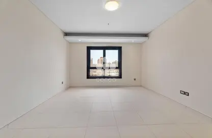 Apartment - 1 Bedroom - 2 Bathrooms for rent in Tower 23 - Porto Arabia - The Pearl Island - Doha