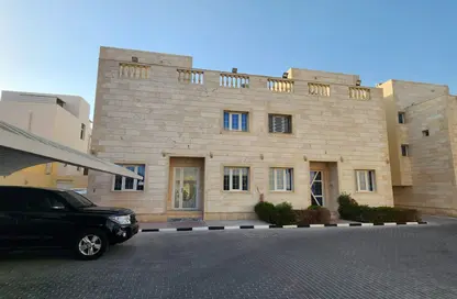 Compound - 5 Bedrooms - 3 Bathrooms for sale in Izghawa - Izghawa - Doha
