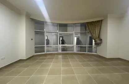 Apartment - 3 Bedrooms - 2 Bathrooms for rent in New Doha - Doha