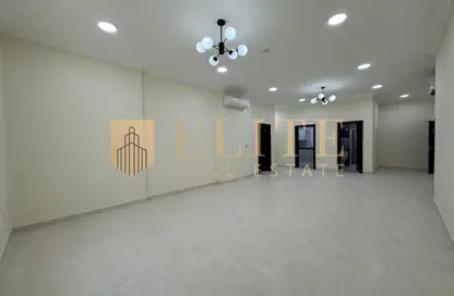 Apartment - 3 Bedrooms - 2 Bathrooms for rent in Al Mansoura - Al Mansoura - Doha