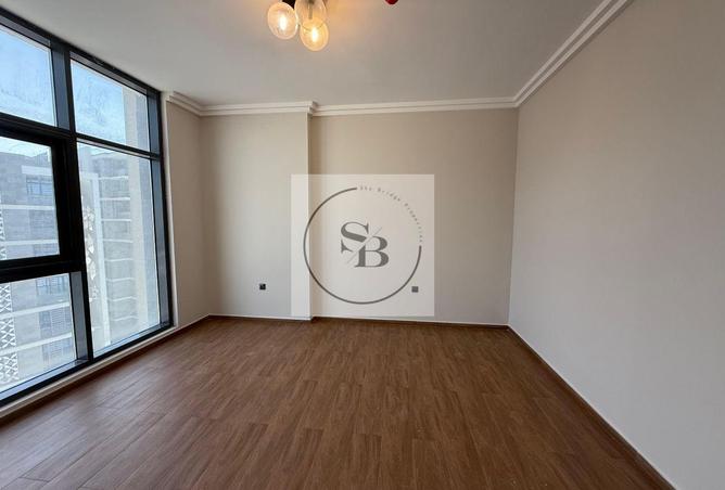 954211 - Property Image 2