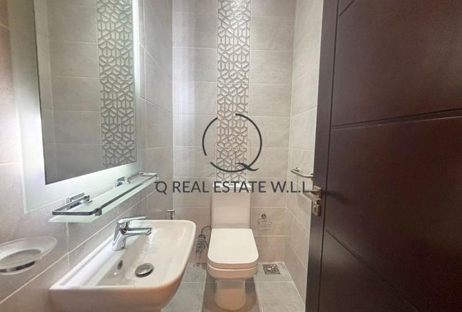 1000305 - Property Image 2