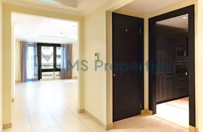 Apartment - 1 Bedroom - 2 Bathrooms for rent in East Porto Drive - Porto Arabia - The Pearl Island - Doha