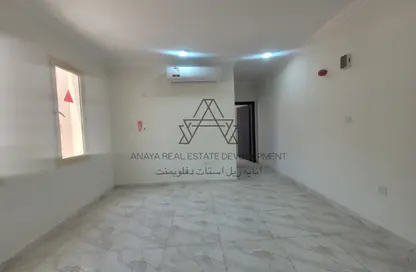 Apartment - 1 Bedroom - 1 Bathroom for rent in Umm Ghuwailina 4 - Umm Ghuwailina - Doha