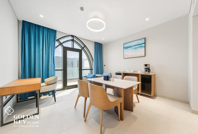 989877 - Property Image 2