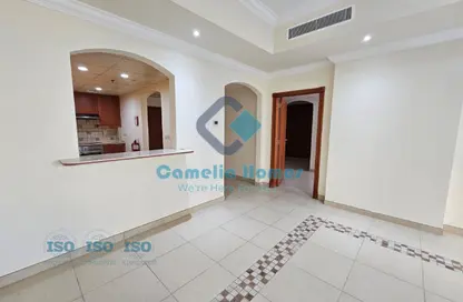 Apartment - 1 Bedroom - 2 Bathrooms for rent in West Porto Drive - Porto Arabia - The Pearl Island - Doha