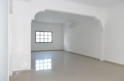 Compound - 4 Bedrooms - 4 Bathrooms for rent in Al Nuaija Street - Al Nuaija - Doha