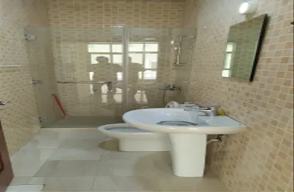 Retail - Studio - 2 Bathrooms for rent in Birkat Al Awamer - Al Wakra