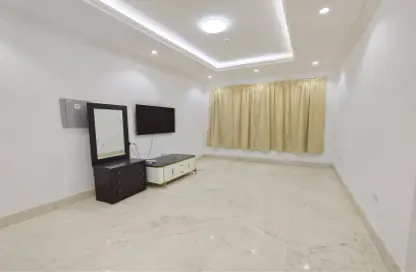 Apartment - 2 Bedrooms - 3 Bathrooms for rent in Muntazah 38 - Al Muntazah - Doha