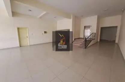 سكن الموظفين - استوديو - 2 حمامات للايجار في فلل عين خالد - عين خالد - الدوحة