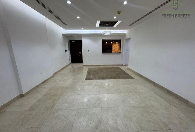 932927 - Property Image 2