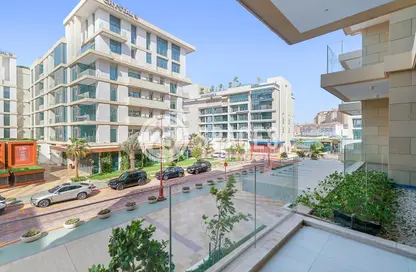 Apartment - 1 Bedroom - 2 Bathrooms for rent in Gewan Island - The Pearl Island - Doha