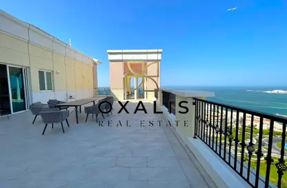Apartment - 2 Bedrooms - 3 Bathrooms for rent in Viva West - Viva Bahriyah - The Pearl Island - Doha