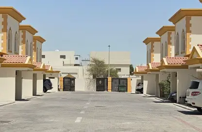 فيلا - 4 غرف نوم - 4 حمامات للايجار في شارع المطار القديم - طريق المطار القديم - الدوحة