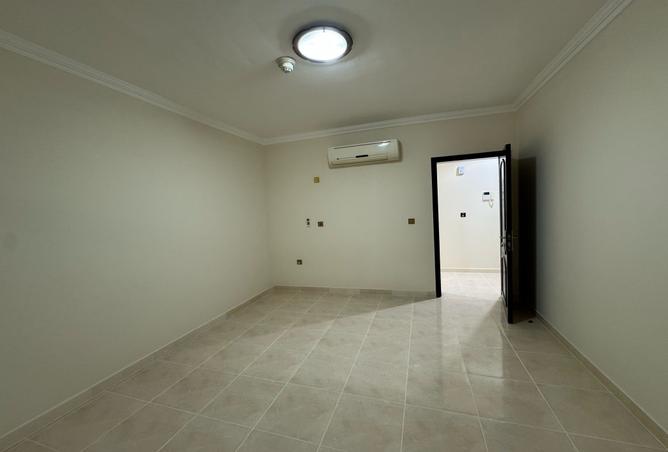 965403 - Property Main Image