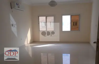 Apartment - 1 Bedroom - 1 Bathroom for rent in Izghawa - Izghawa - Doha