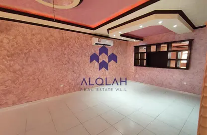 Apartment - 5 Bedrooms - 4 Bathrooms for rent in Bu Hamour Street - Abu Hamour - Doha