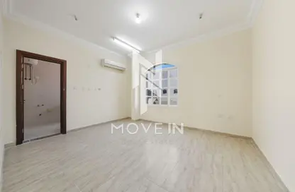 Villa - 5 Bedrooms - 4 Bathrooms for rent in Ain Khaled Villas - Ain Khaled - Doha