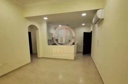 Apartment - 2 Bedrooms - 2 Bathrooms for rent in Al Markhiya Street - Al Markhiya - Doha