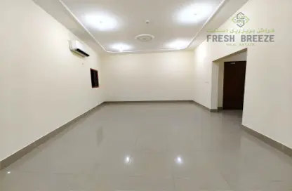 Apartment - 3 Bedrooms - 3 Bathrooms for rent in Umm Ghuwailina 4 - Umm Ghuwailina - Doha