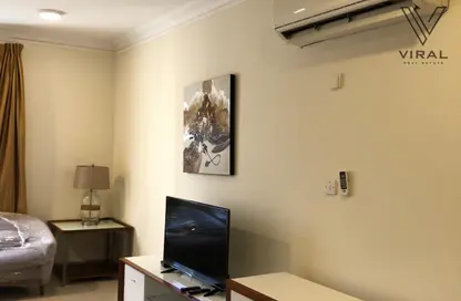 Apartment - 3 Bedrooms - 3 Bathrooms for rent in Umm Ghuwailina - Doha