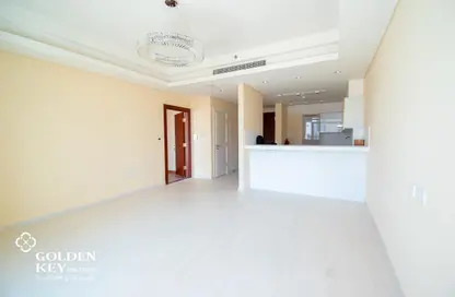 Apartment - 1 Bedroom - 2 Bathrooms for rent in Gewan Island - The Pearl Island - Doha