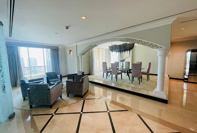 956571 - Property Image 2