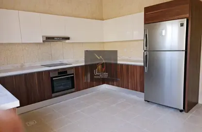 مجمع سكني - 5 غرف نوم - 5 حمامات للايجار في الغرافة - الغرافة - الدوحة