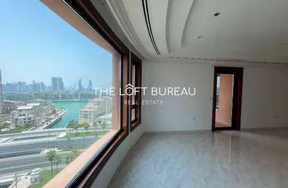 Apartment - 2 Bedrooms - 2 Bathrooms for rent in West Porto Drive - Porto Arabia - The Pearl Island - Doha