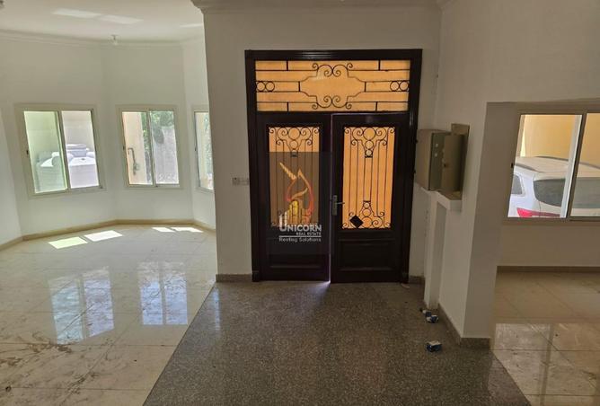 987323 - Property Image 3