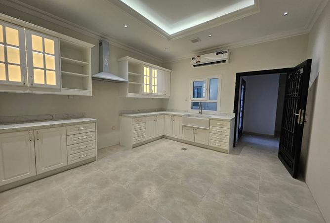 979430 - Property Image 3