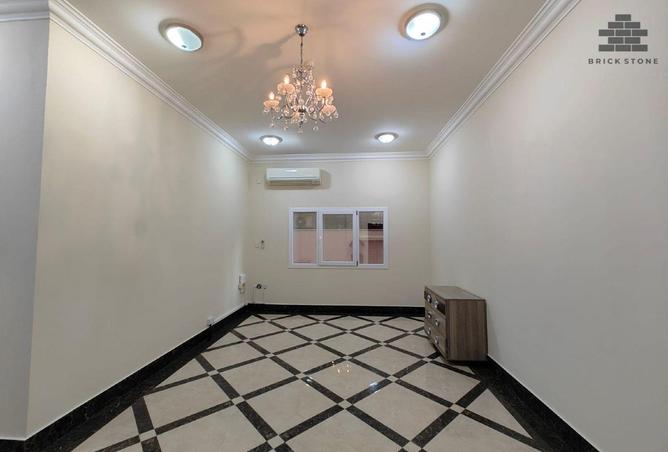 903391 - Property Image 3