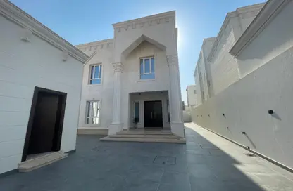 فيلا - 7 غرف نوم - 8 حمامات للبيع في فلل عين خالد - عين خالد - الدوحة