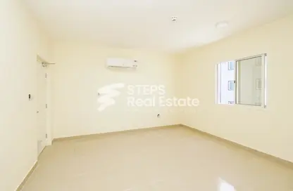 سكن عمال - استوديو للايجار في شارع الصناعية الشرقي - بركة العوامر - الوكرة