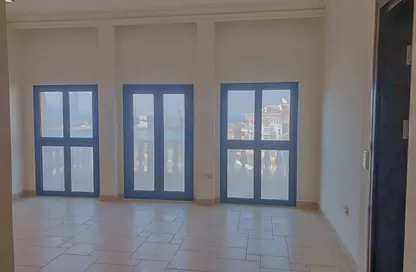 Apartment - 1 Bedroom - 2 Bathrooms for rent in Carnaval - Qanat Quartier - The Pearl Island - Doha