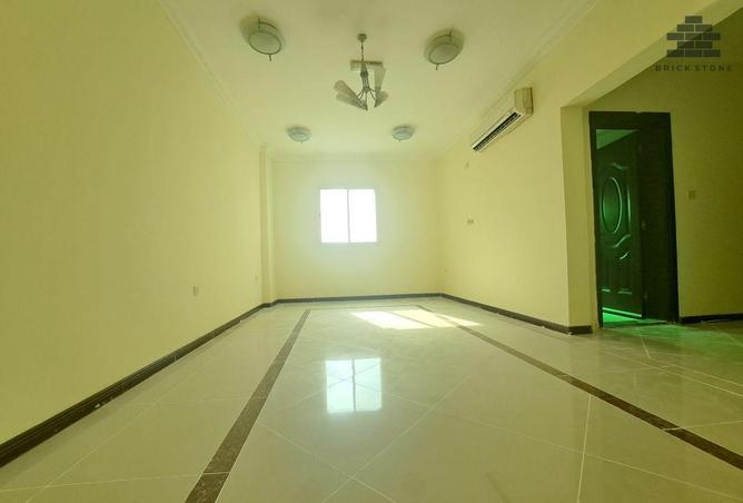 952112 - Property Image 3