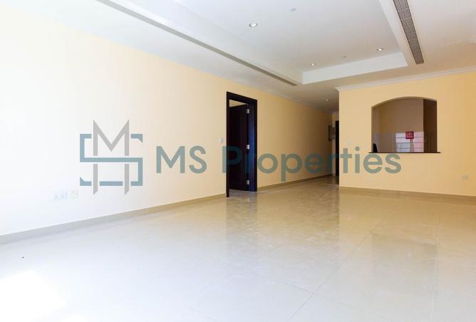 989203 - Property Image 2