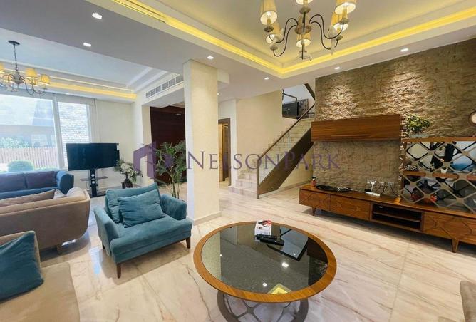 975589 - Property Image 2