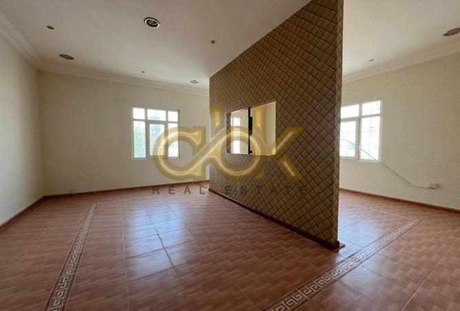 741660 - Property Image 2