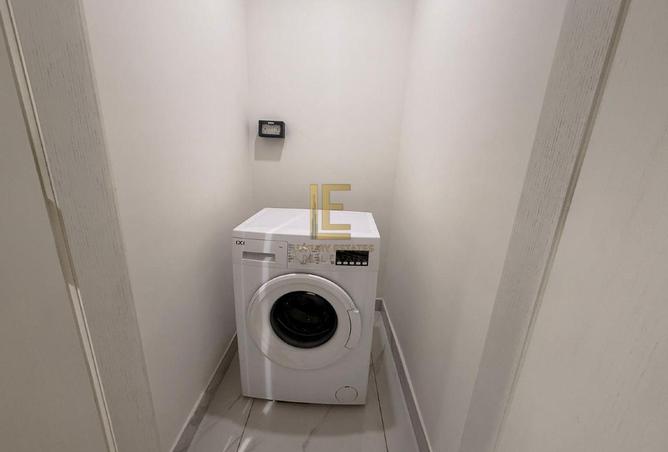 996387 - Property Image 2