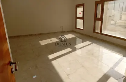 Apartment - 3 Bedrooms - 3 Bathrooms for rent in Thabit Bin Zaid Street - Al Mansoura - Doha