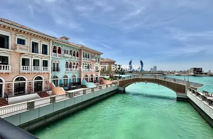 Townhouse - 3 Bedrooms - 5 Bathrooms for rent in Murano - Qanat Quartier - The Pearl Island - Doha