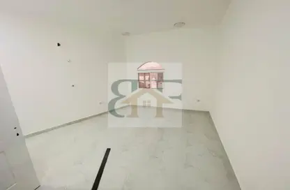 Apartment - Studio - 1 Bathroom for rent in Al Aziziyah - Al Aziziyah - Doha