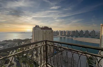 Apartment - 3 Bedrooms - 5 Bathrooms for rent in Floresta Gardens - Floresta Gardens - The Pearl Island - Doha