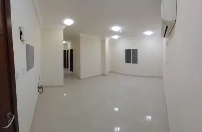 Apartment - 2 Bedrooms - 2 Bathrooms for rent in Al Wakra - Al Wakrah - Al Wakra